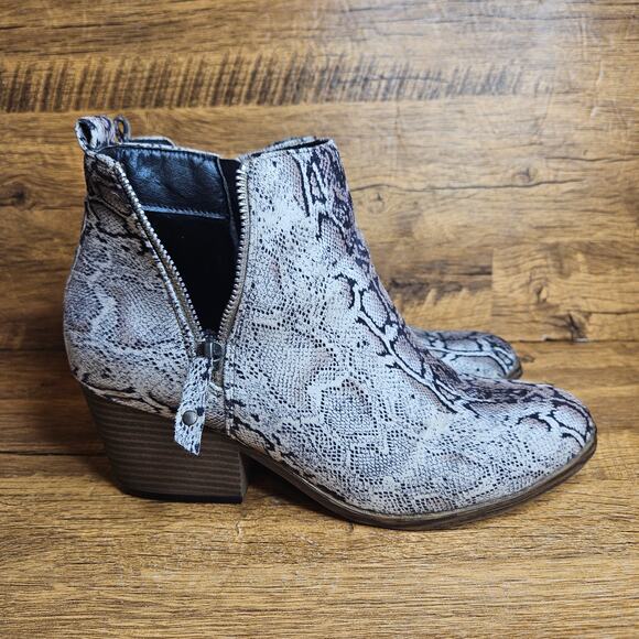 Boutique by Corky's sz 11 tombstone Black Grey Animal print ankle boots - Picture 3 of 9